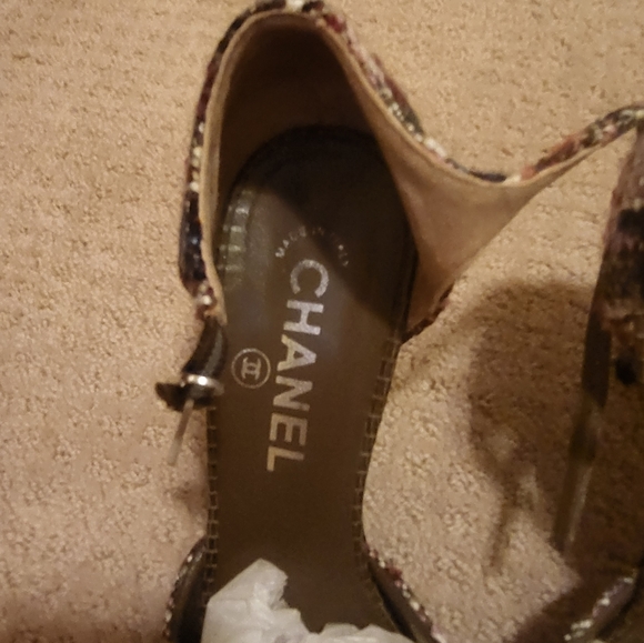 Shoes - Picture 4 of 5